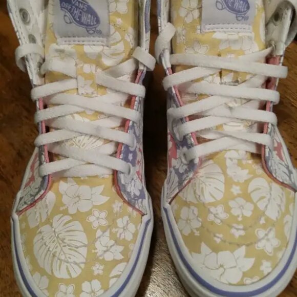 Vans Girl's High Tops Skateboard Shoe - Size 2 Youth - Picture 3 of 5